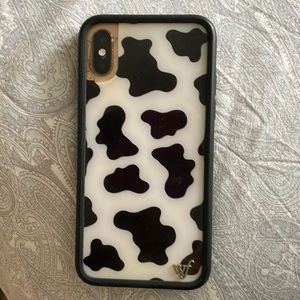 WILDFLOWER COW PRINT PHONE CASE